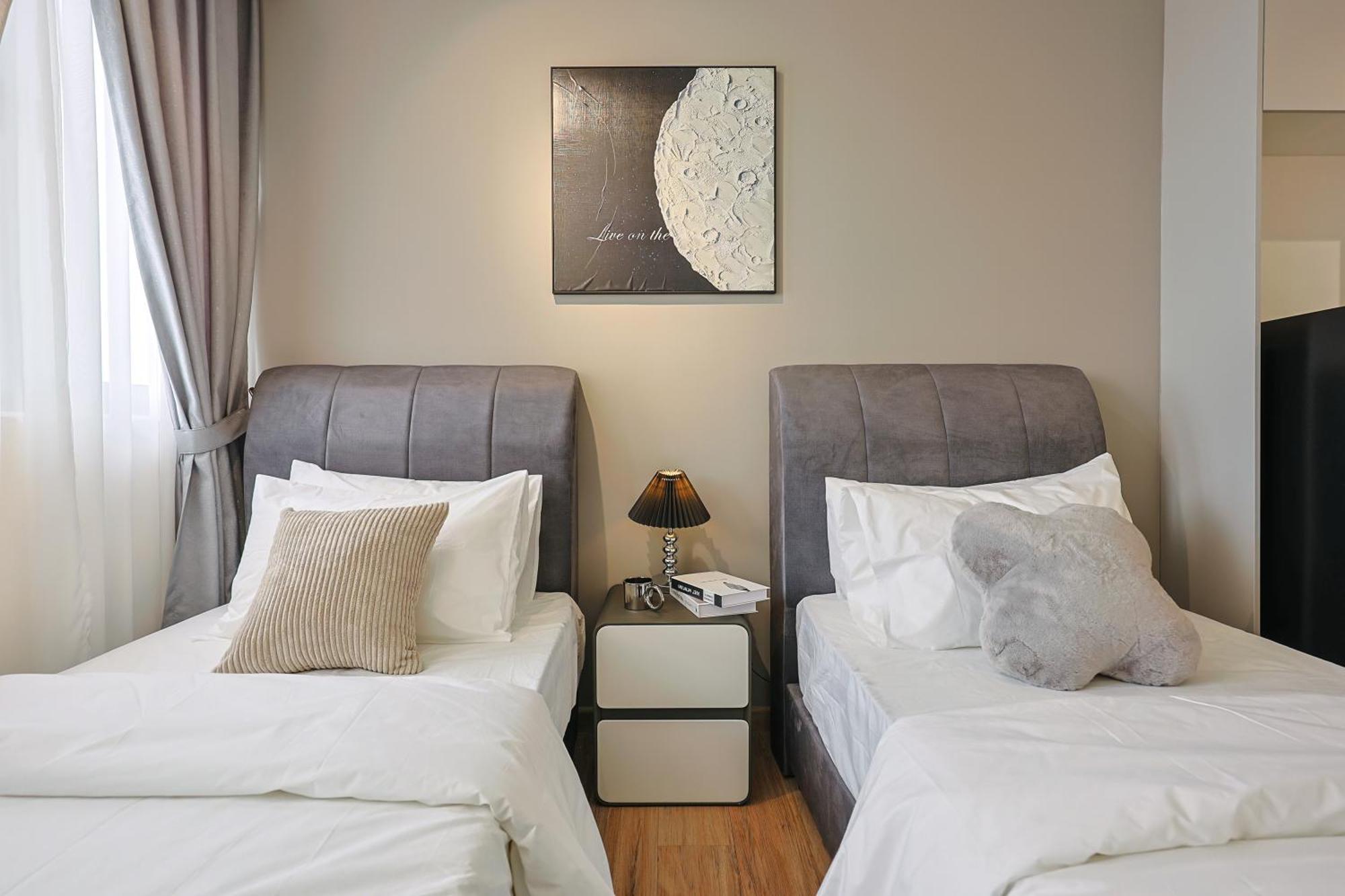 Riveria By Nexx Field Apartment